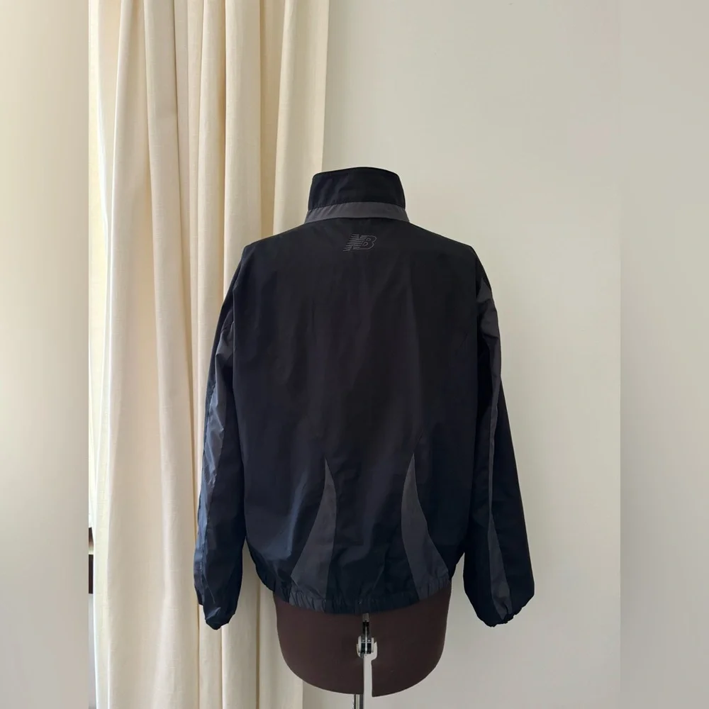 Women’s vintage New Balance windbreaker Jacket - Picture 9 of 16